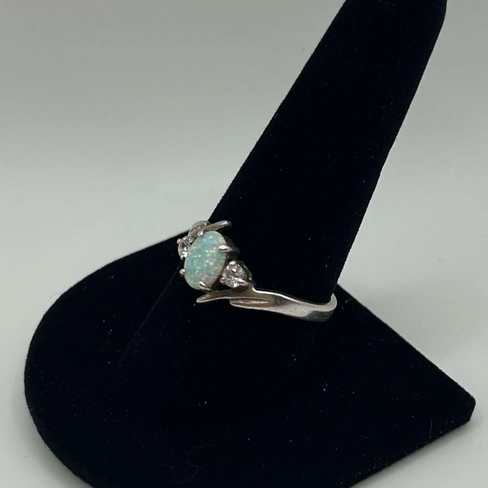 VTG Elegant Sterling Silver 'Colorful' Opal Ring w/ diamond stone accents SZ 10 - Picture 3 of 17